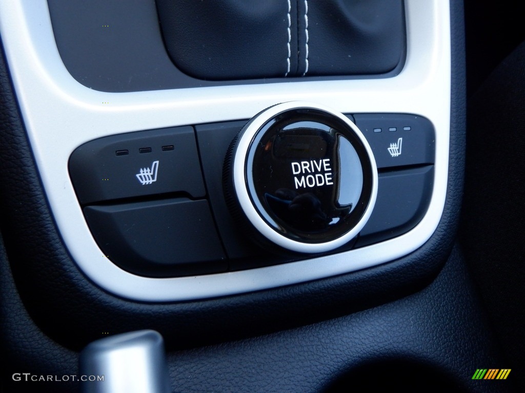 2024 Hyundai Venue Limited Controls Photo #146669996
