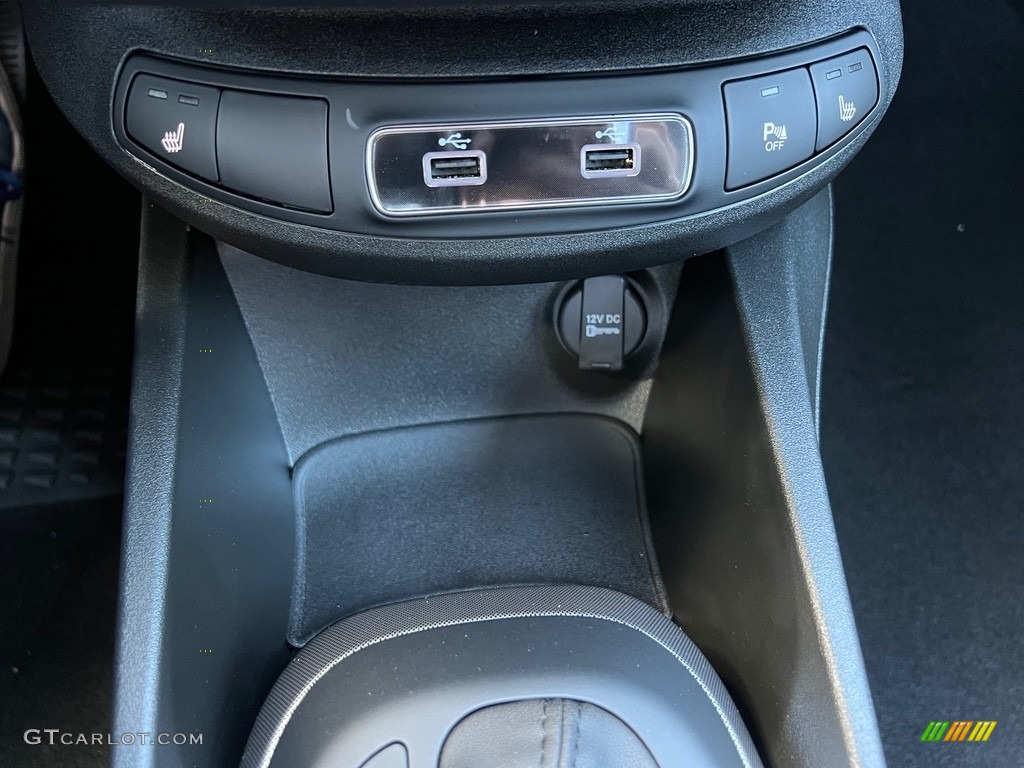 2023 Fiat 500X Pop AWD Controls Photos