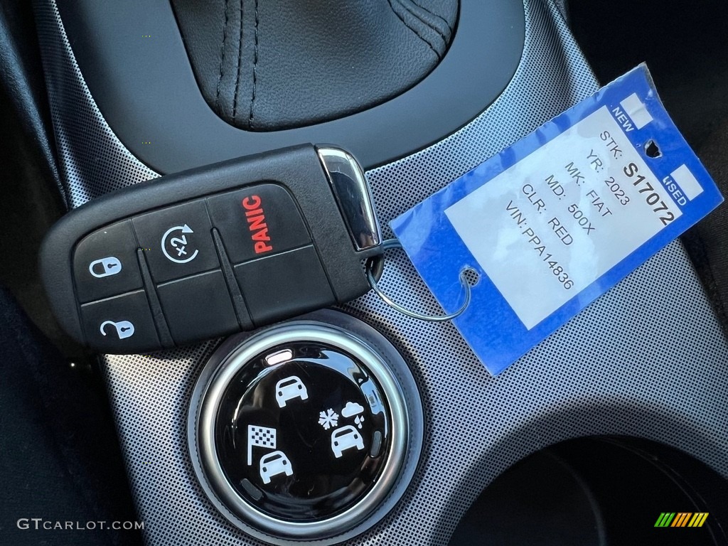 2023 Fiat 500X Pop AWD Keys Photos