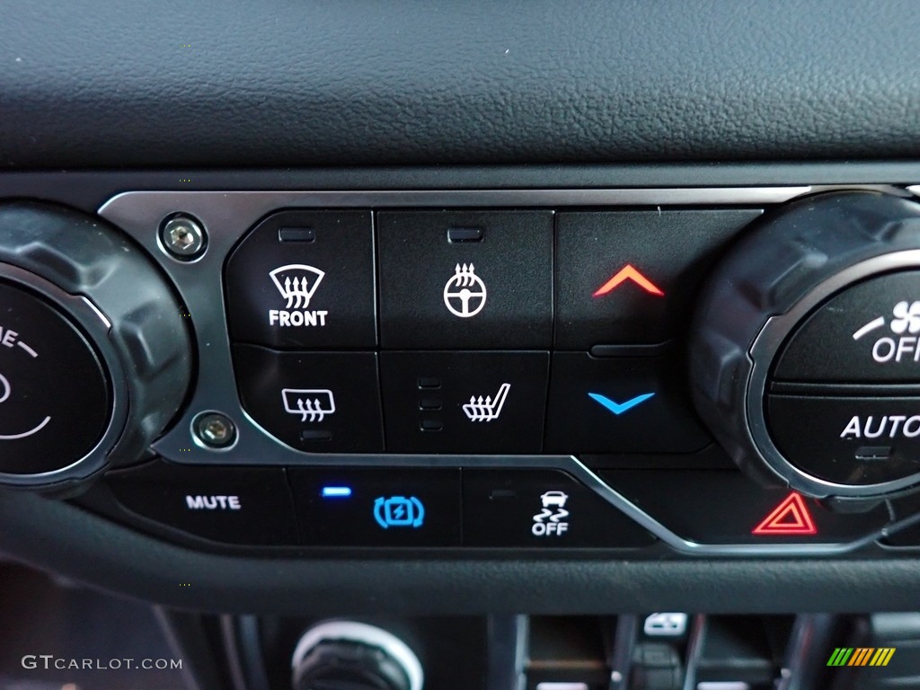 2024 Jeep Wrangler 4-Door Sahara 4xe Hybrid Controls Photo #146671826