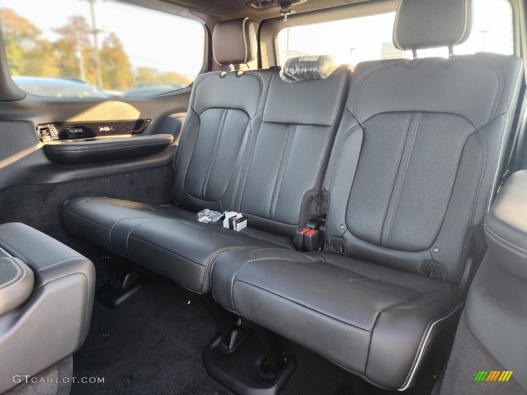 Global Black Interior 2023 Jeep Grand Wagoneer Series II 4x4 Photo #146676453