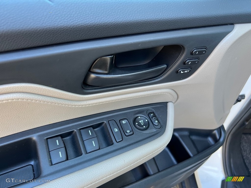 2021 Honda Odyssey EX-L Door Panel Photos