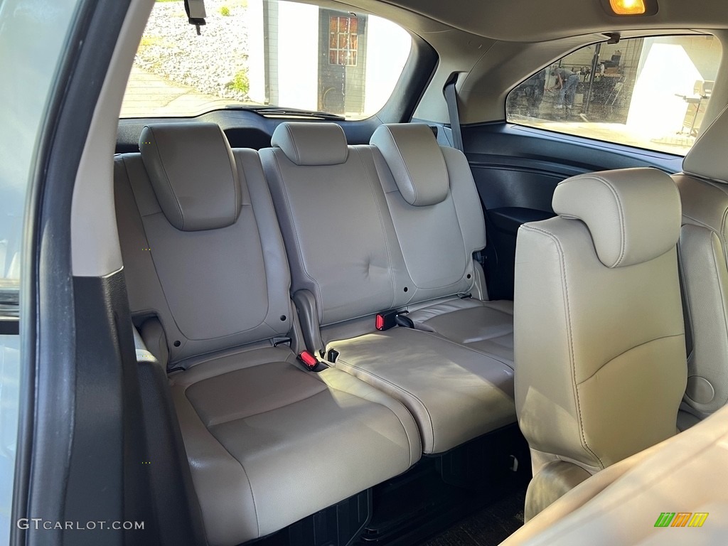 2021 Odyssey EX-L - Platinum White Pearl / Beige photo #17