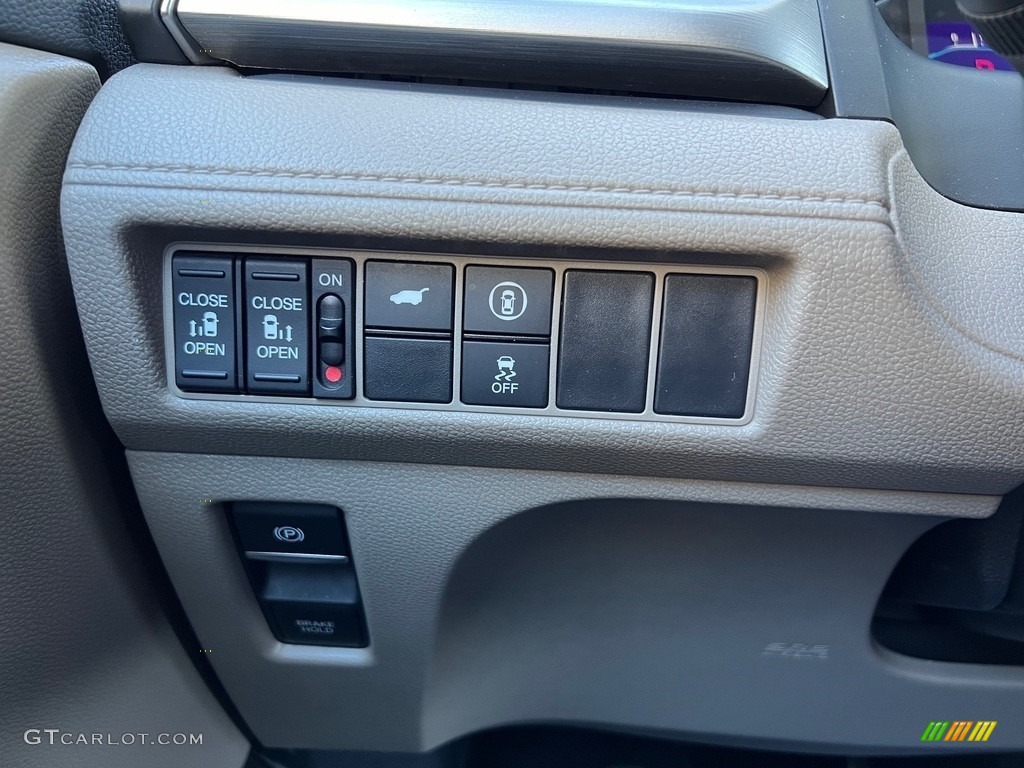 2021 Honda Odyssey EX-L Controls Photo #146677407