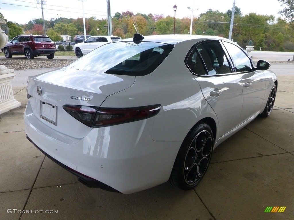 2024 Giulia Ti AWD - Alfa White / Black photo #6