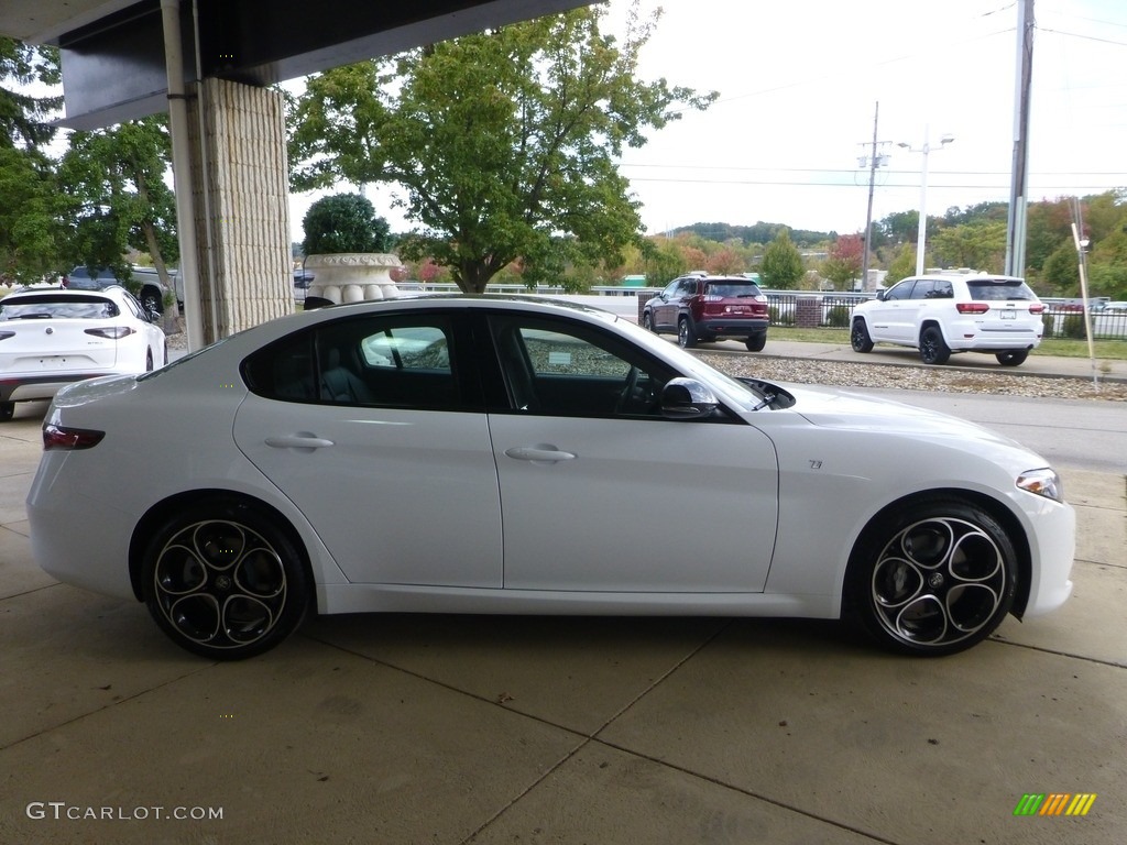 2024 Giulia Ti AWD - Alfa White / Black photo #7