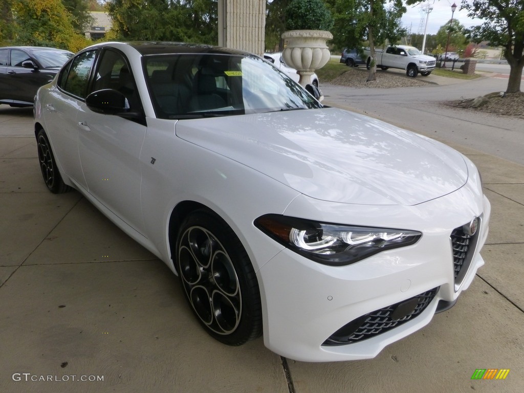 2024 Giulia Ti AWD - Alfa White / Black photo #8