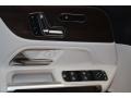 Night Black - EQB 300 4Matic Photo No. 13