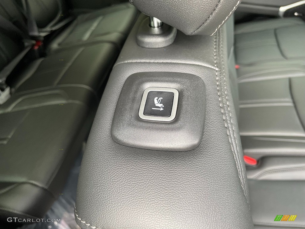 2023 Jeep Wagoneer L Base 4x4 Rear Seat Photos