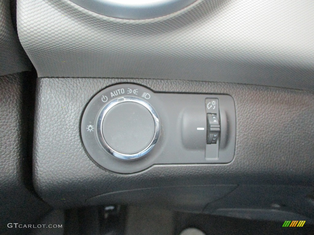 2017 Sonic LT Hatchback - Summit White / Jet Black/Dark Titanium photo #15