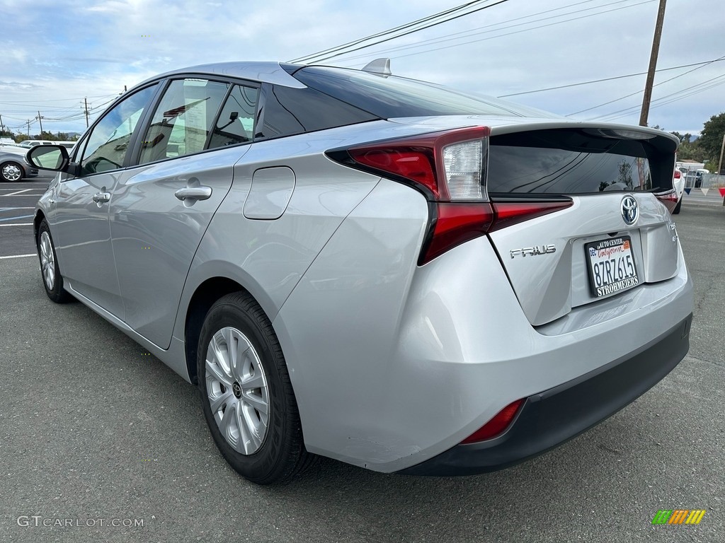 2022 Prius L - Classic Silver Metallic / Black photo #4