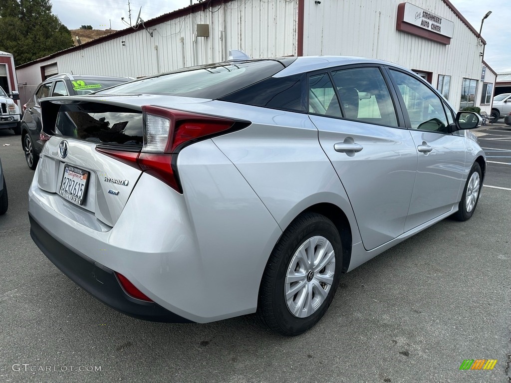 2022 Prius L - Classic Silver Metallic / Black photo #6