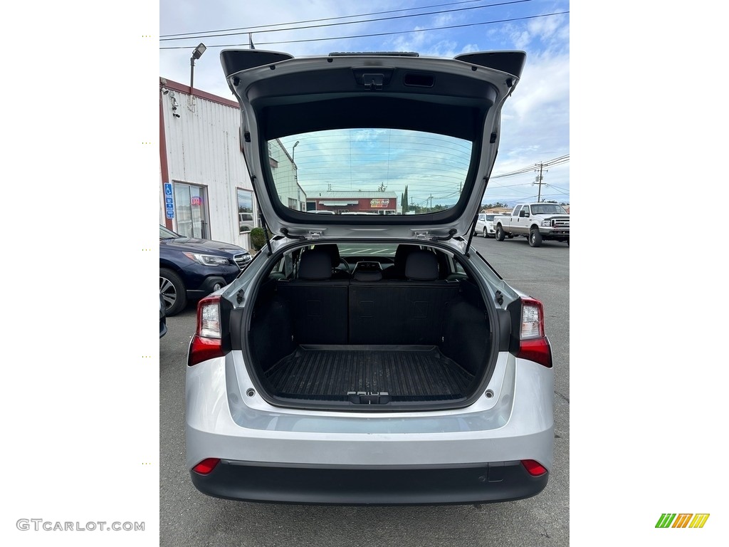 2022 Prius L - Classic Silver Metallic / Black photo #7