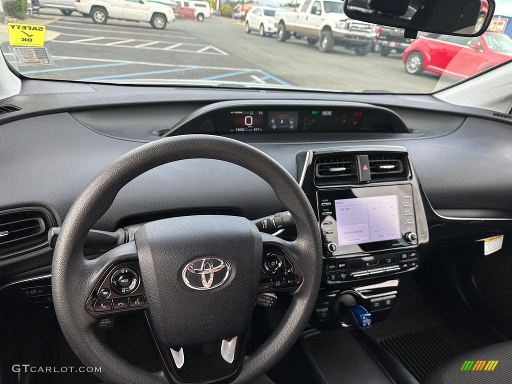 2022 Prius L - Classic Silver Metallic / Black photo #9