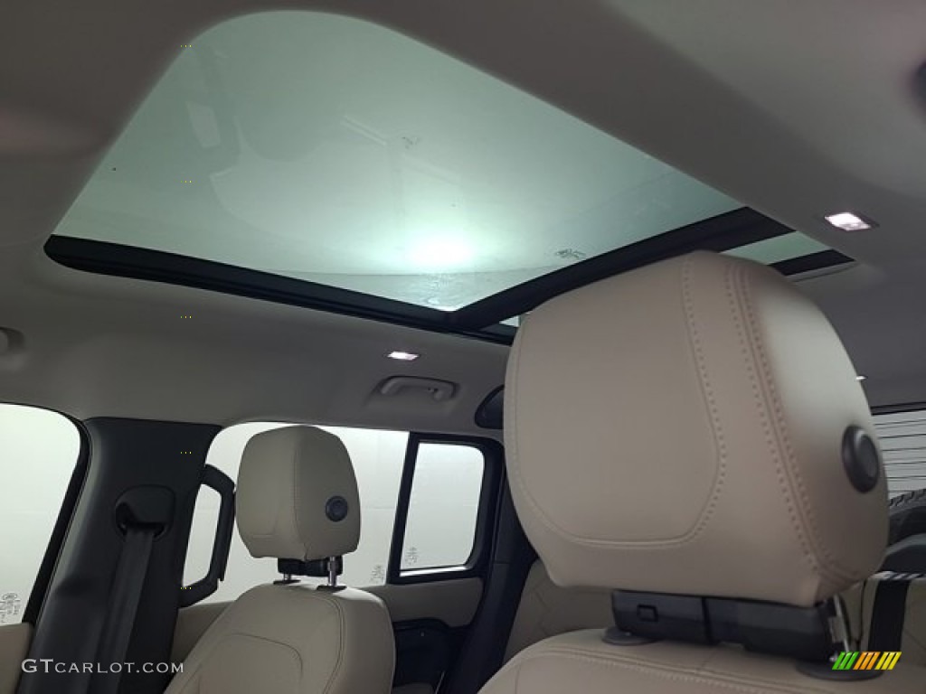 2024 Land Rover Defender 110 S Sunroof Photo #146679661