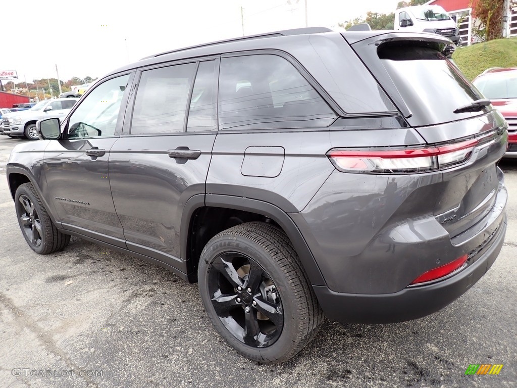 2024 Grand Cherokee Altitude X 4x4 - Baltic Gray Metallic / Global Black photo #3