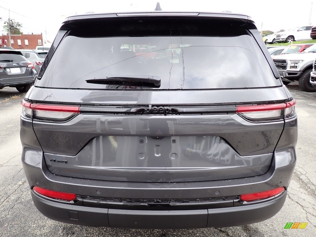2024 Grand Cherokee Altitude X 4x4 - Baltic Gray Metallic / Global Black photo #4