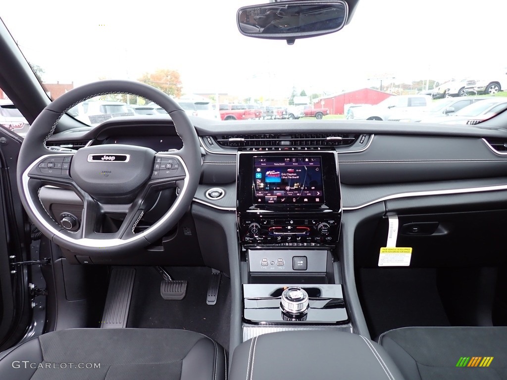 2024 Jeep Grand Cherokee Altitude X 4x4 Dashboard Photos