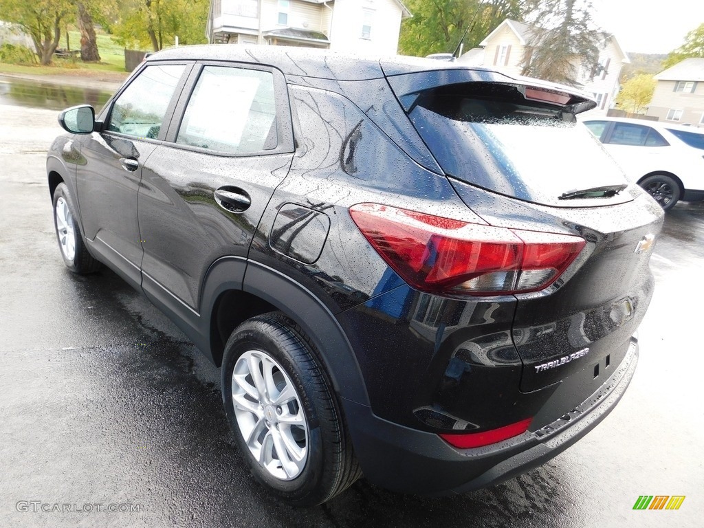 2024 TrailBlazer LS - Mosaic Black Metallic / Jet Black photo #10