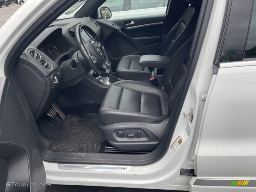 2016 Volkswagen Tiguan R-Line Front Seat Photos
