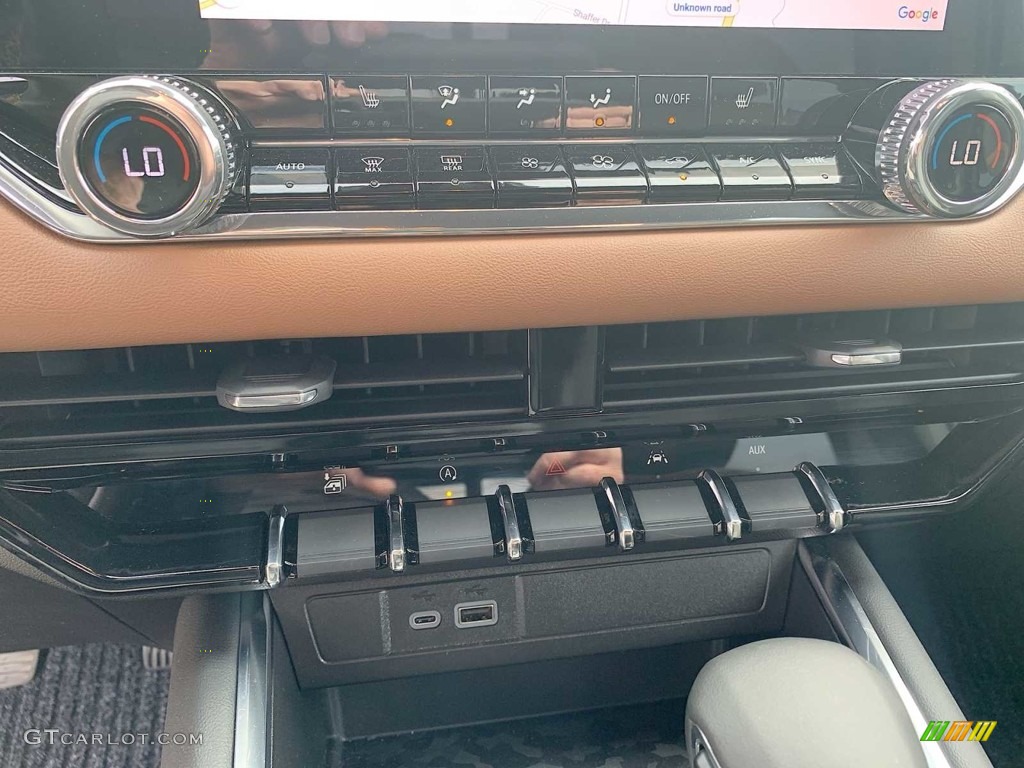 2023 GMC Canyon AT4 Crew Cab 4x4 Controls Photo #146686095