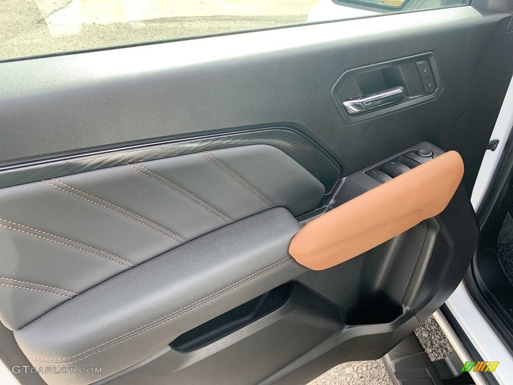 2023 GMC Canyon AT4 Crew Cab 4x4 Jet Black/Timber Door Panel Photo #146686200