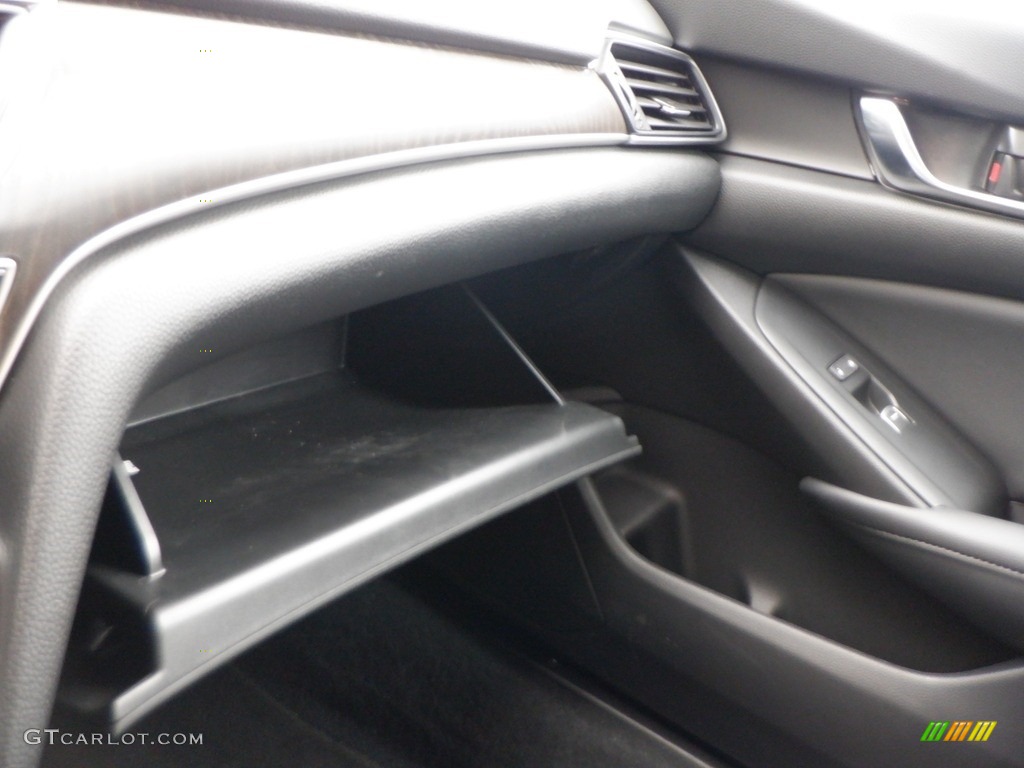 2021 Accord Touring - Platinum White Pearl / Black photo #33