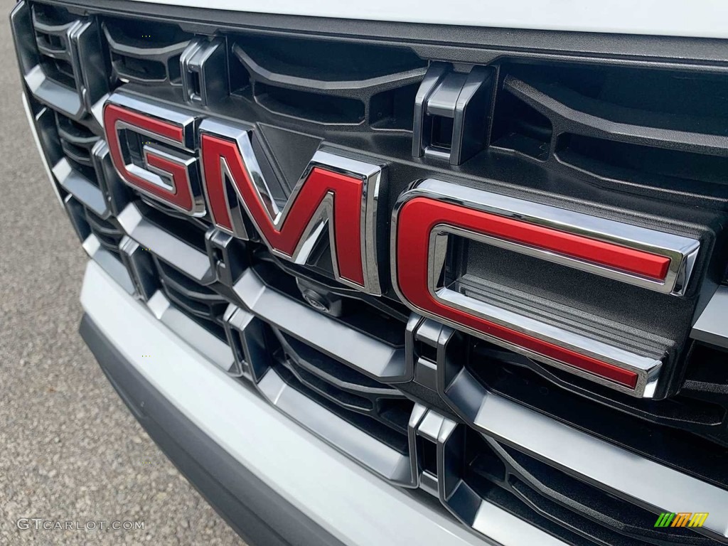 2023 GMC Canyon AT4 Crew Cab 4x4 Marks and Logos Photos