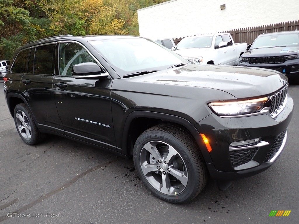 2024 Grand Cherokee 4XE - Rocky Mountain Pearl / Global Black photo #8