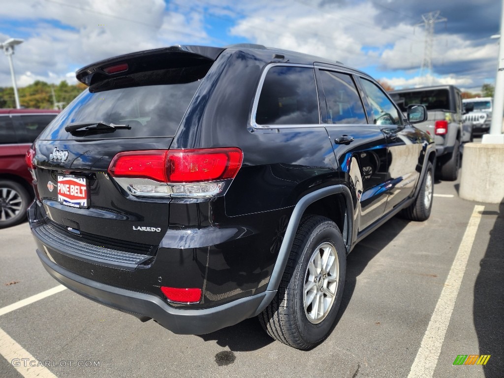 2020 Grand Cherokee Laredo E 4x4 - Diamond Black Crystal Pearl / Black photo #3