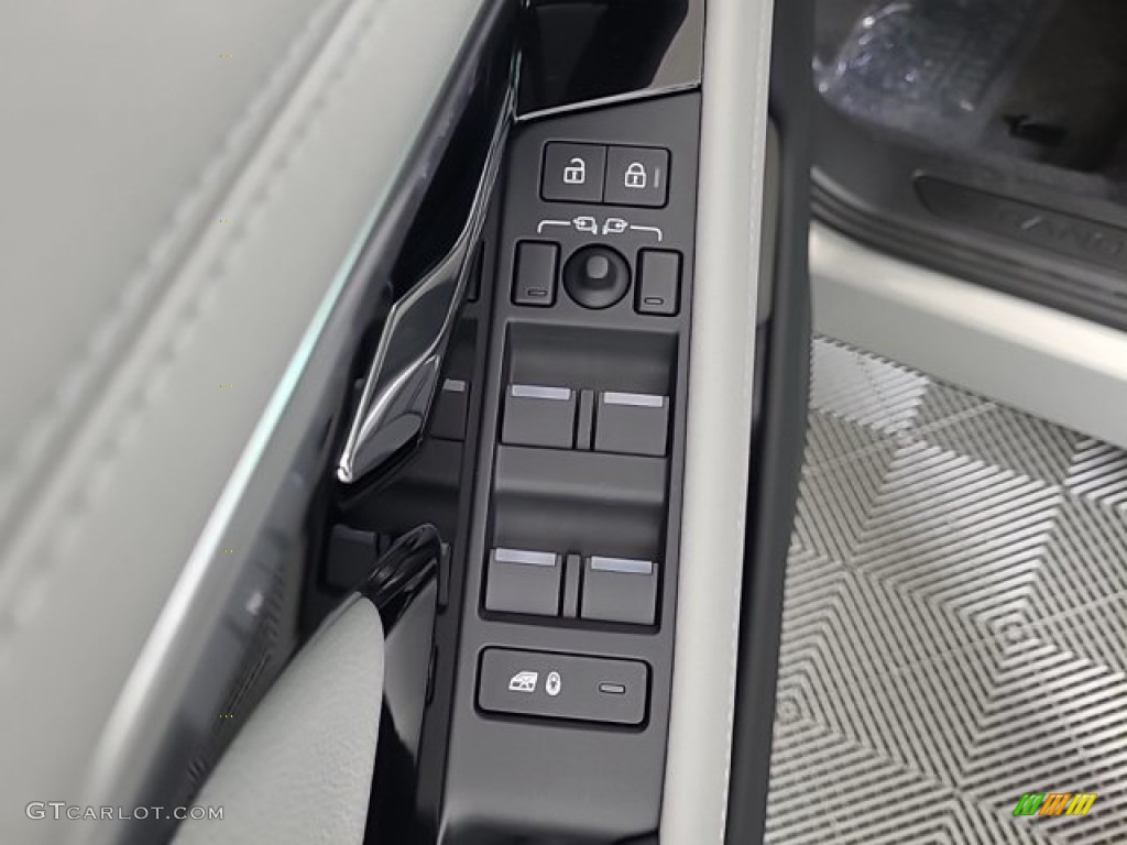 2023 Land Rover Range Rover Evoque SE Controls Photo #146690298