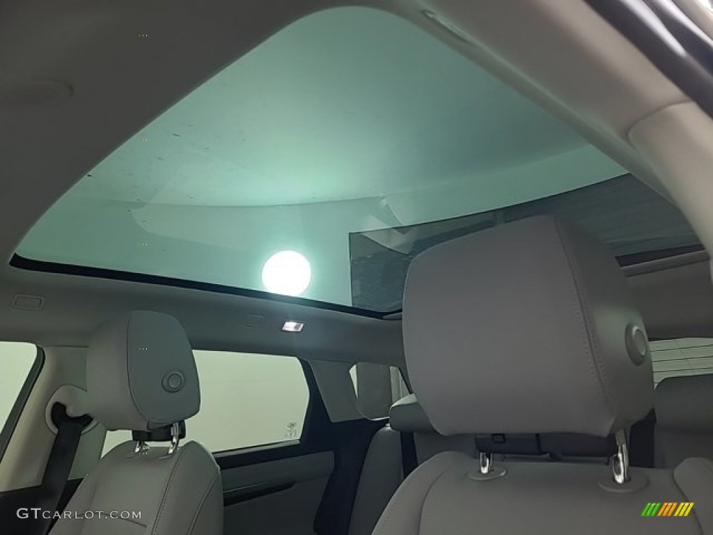 2023 Land Rover Range Rover Evoque SE Sunroof Photos