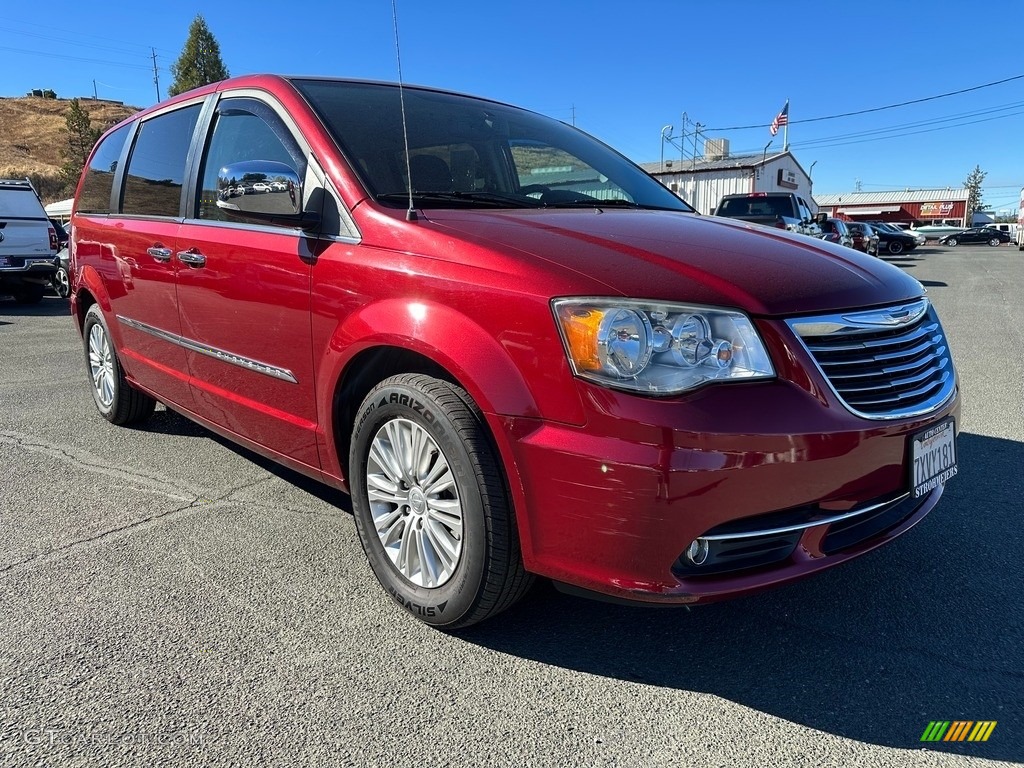 Deep Cherry Red Crystal Pearl Chrysler Town & Country