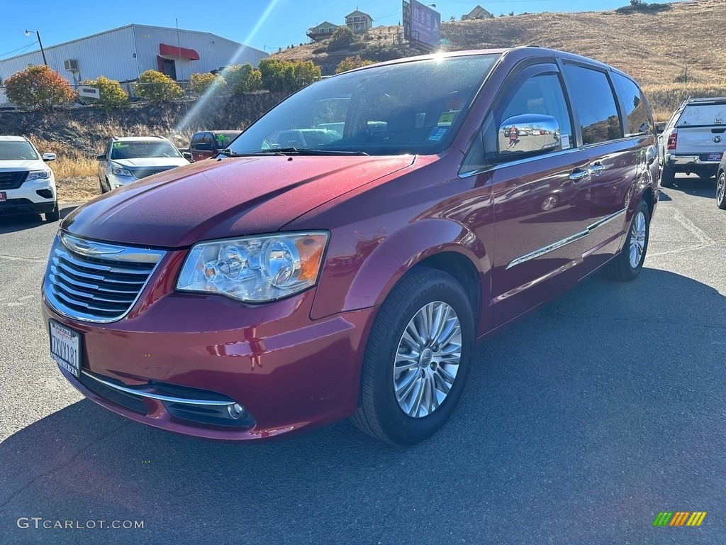 2015 Town & Country Touring-L - Deep Cherry Red Crystal Pearl / Black/Light Graystone photo #3