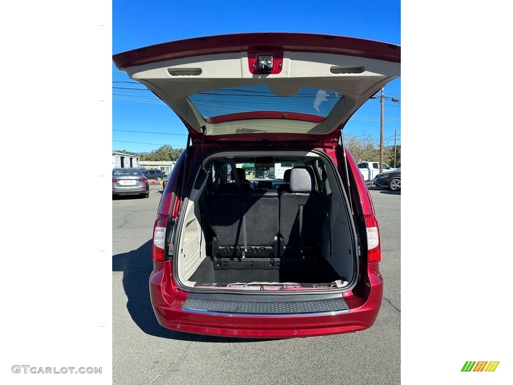 2015 Town & Country Touring-L - Deep Cherry Red Crystal Pearl / Black/Light Graystone photo #7