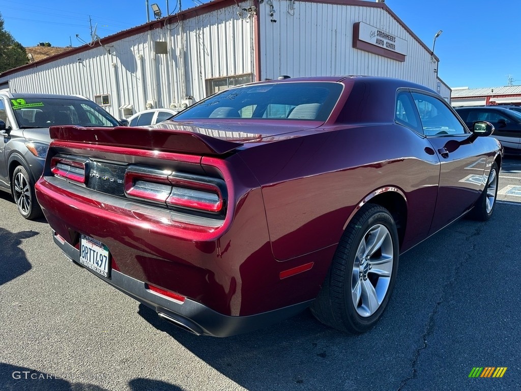 2020 Challenger SXT - Octane Red / Black photo #6