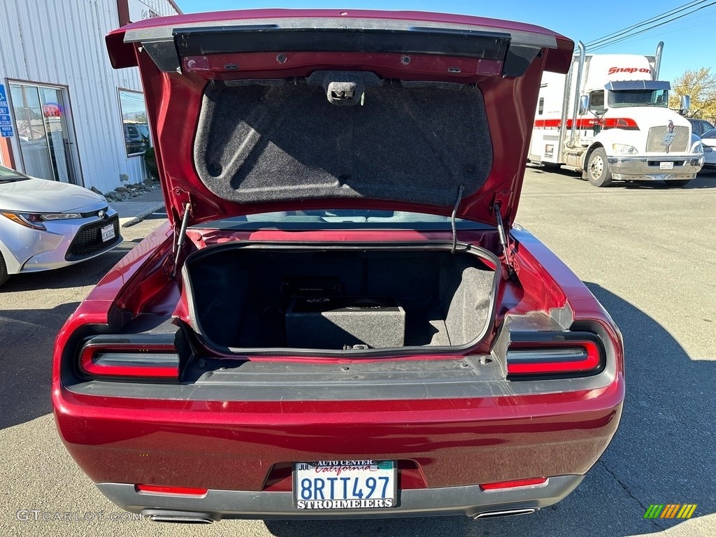 2020 Challenger SXT - Octane Red / Black photo #7