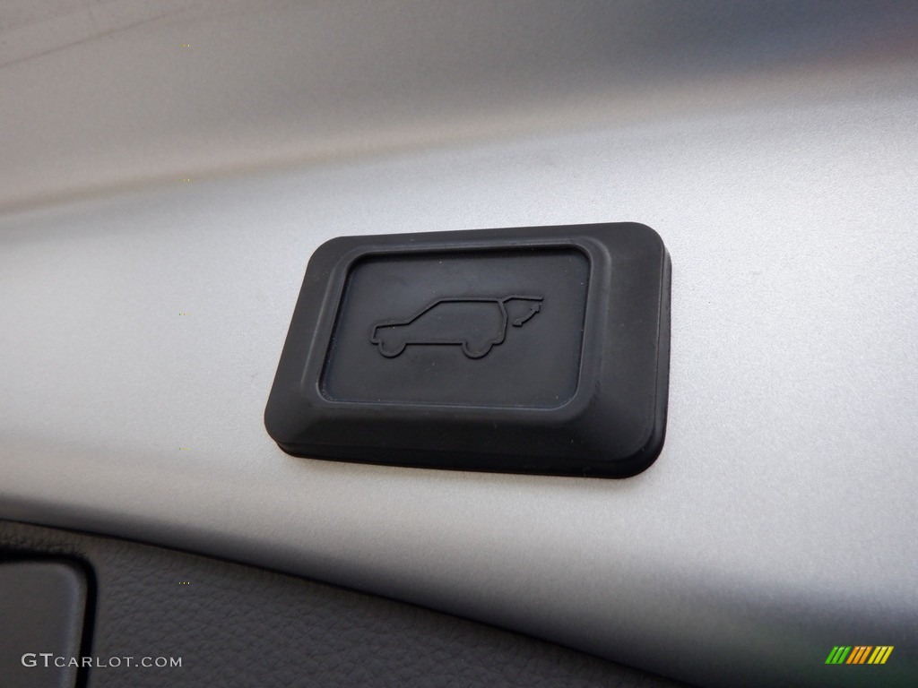 2020 RAV4 XSE AWD Hybrid - Silver Sky Metallic / Black photo #38