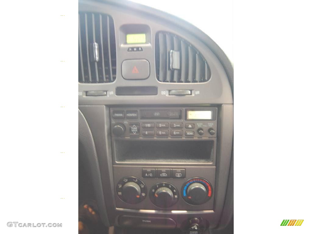 2004 Elantra GLS Sedan - Sterling Silver / Gray photo #17