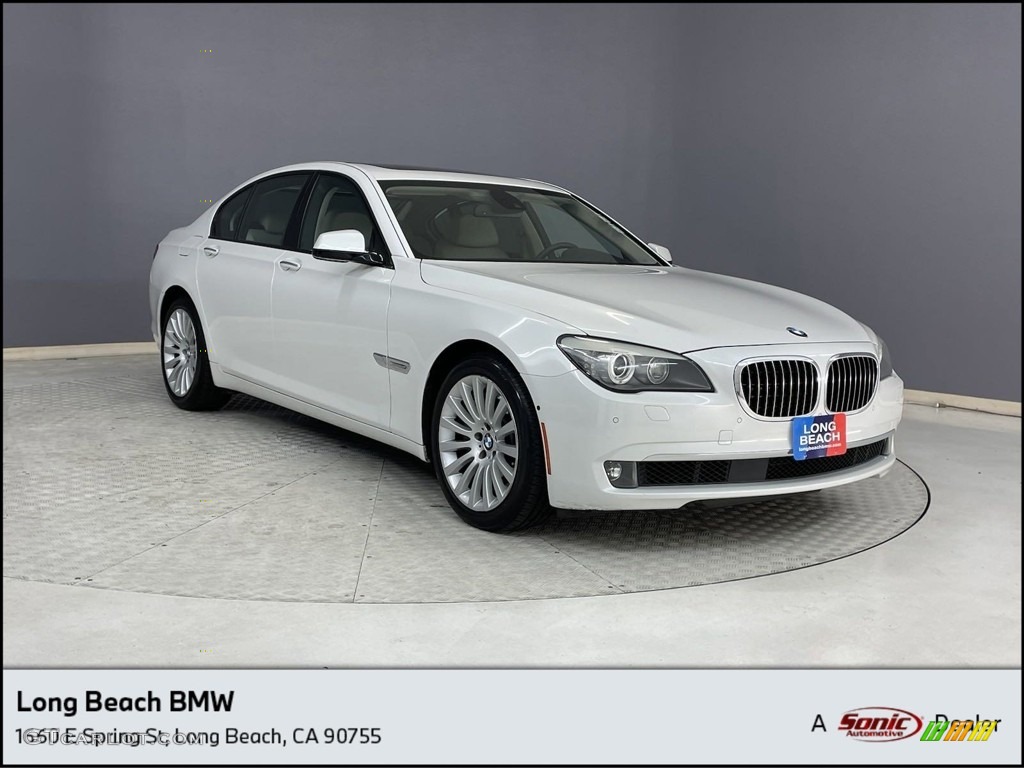 Alpine White BMW 7 Series