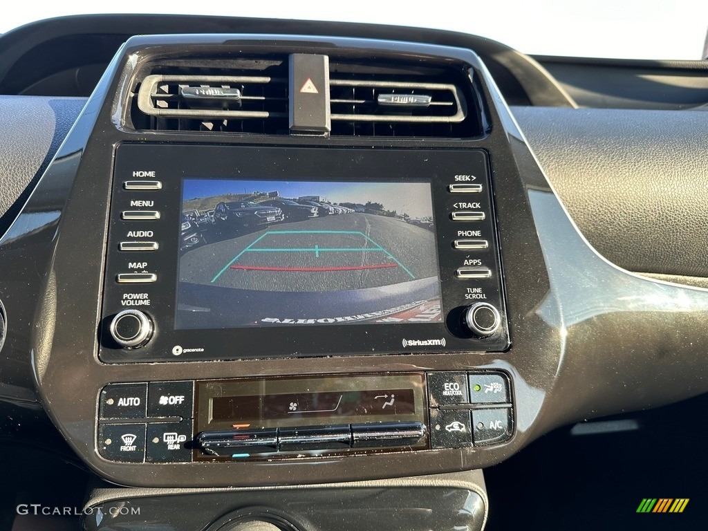 2022 Toyota Prius L Controls Photos