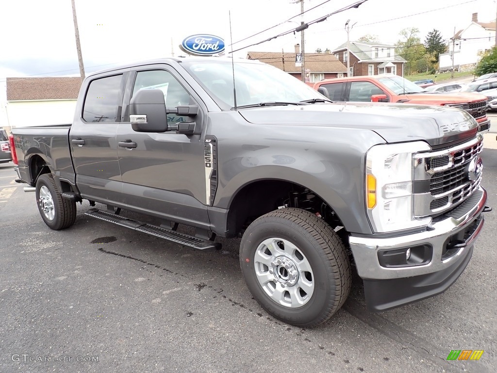 Carbonized Gray Metallic 2023 Ford F250 Super Duty XLT Crew Cab 4x4 Exterior Photo #146696018