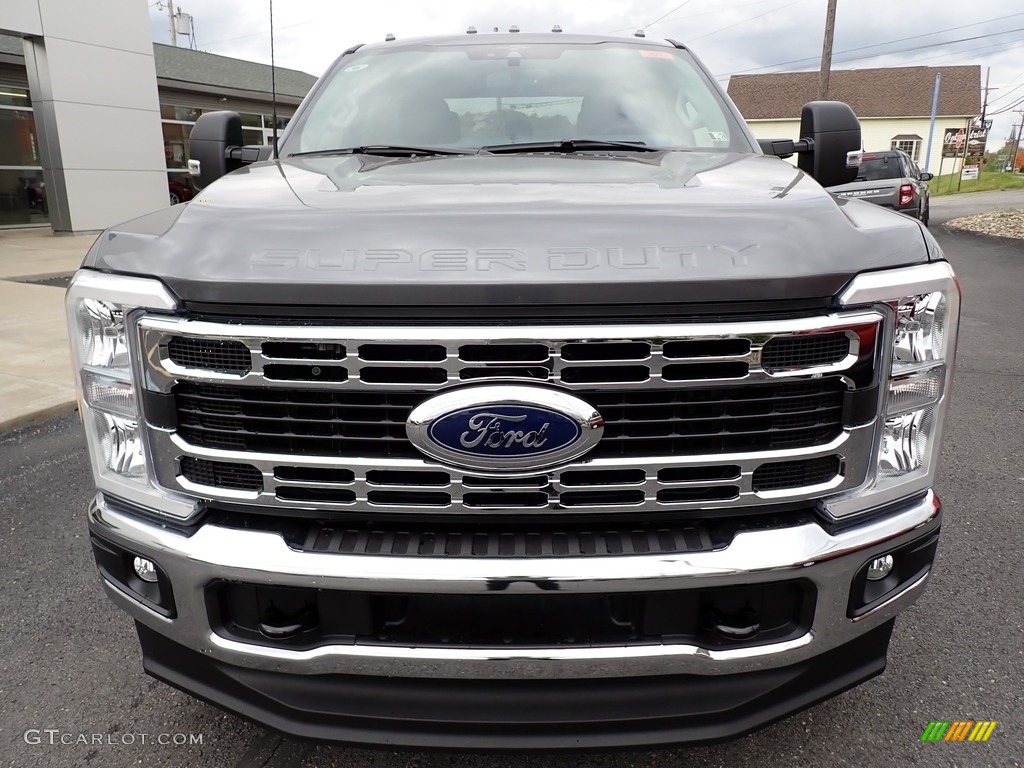 Carbonized Gray Metallic 2023 Ford F250 Super Duty XLT Crew Cab 4x4 Exterior Photo #146696033