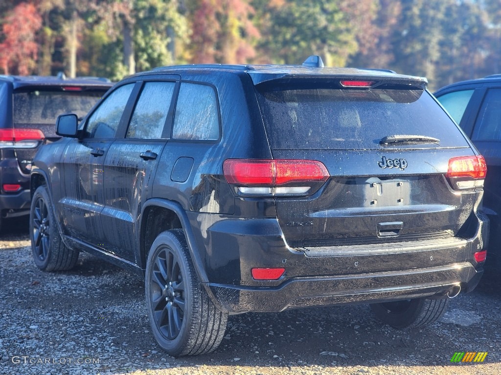 2020 Grand Cherokee Altitude 4x4 - Diamond Black Crystal Pearl / Black photo #3