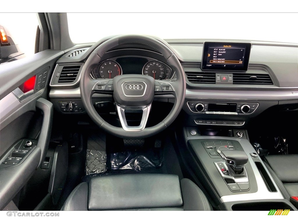 2020 Audi Q5 Premium quattro Black Dashboard Photo #146697372