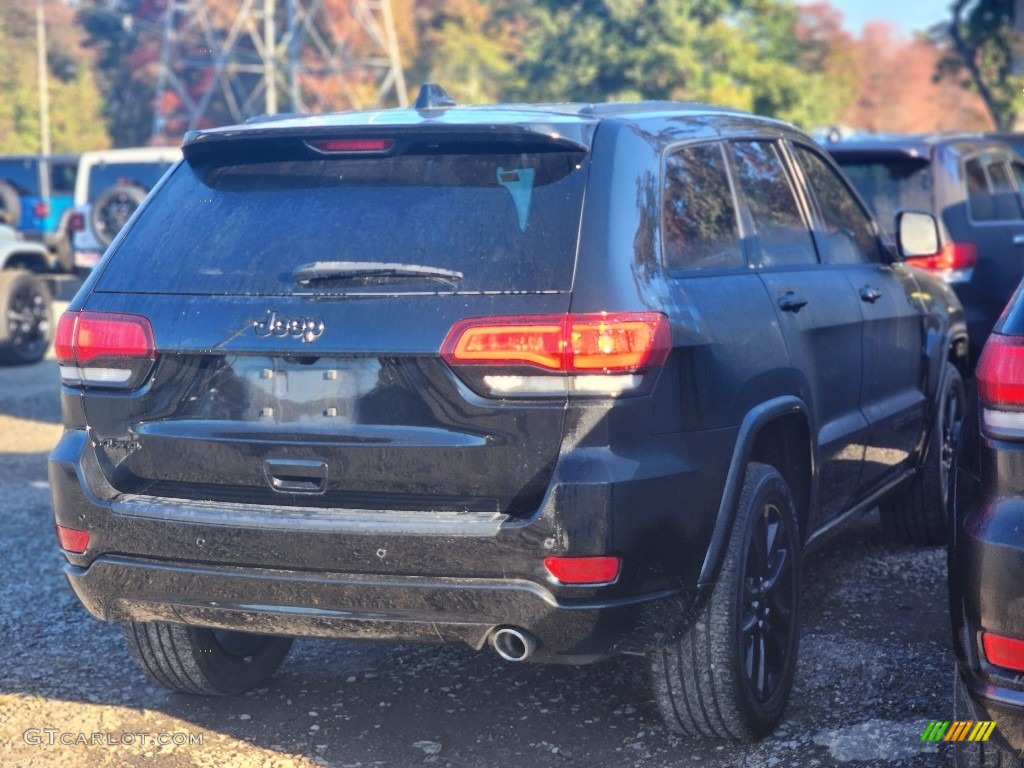 2020 Grand Cherokee Altitude 4x4 - Diamond Black Crystal Pearl / Black photo #5