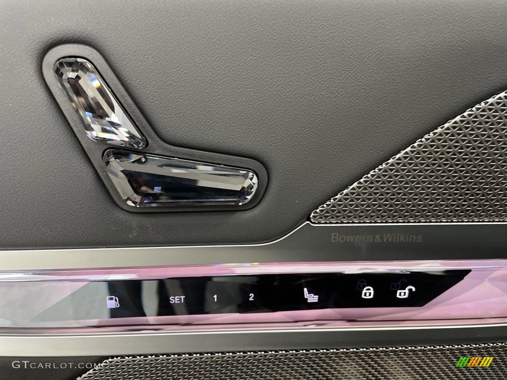 2024 BMW 7 Series 750e xDrive Sedan Black Door Panel Photo #146697531