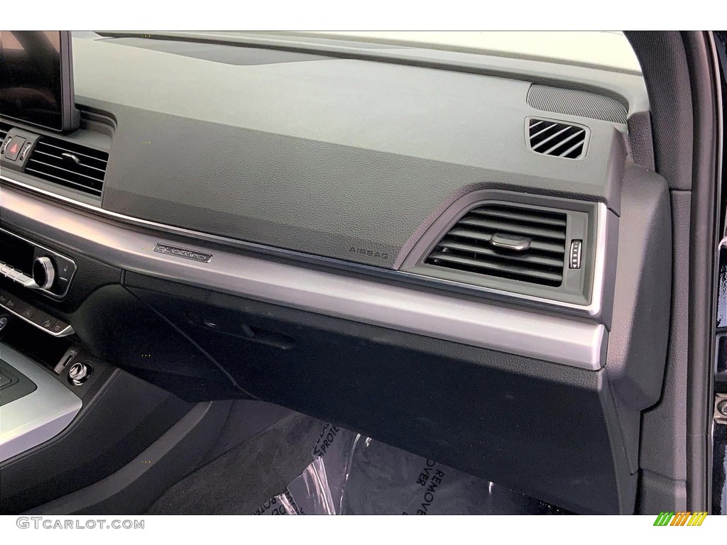 2020 Audi Q5 Premium quattro Black Dashboard Photo #146697642