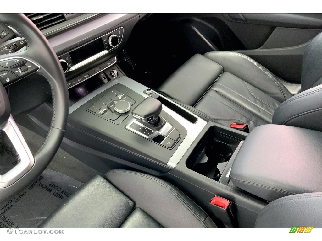 2020 Audi Q5 Premium quattro Controls Photos