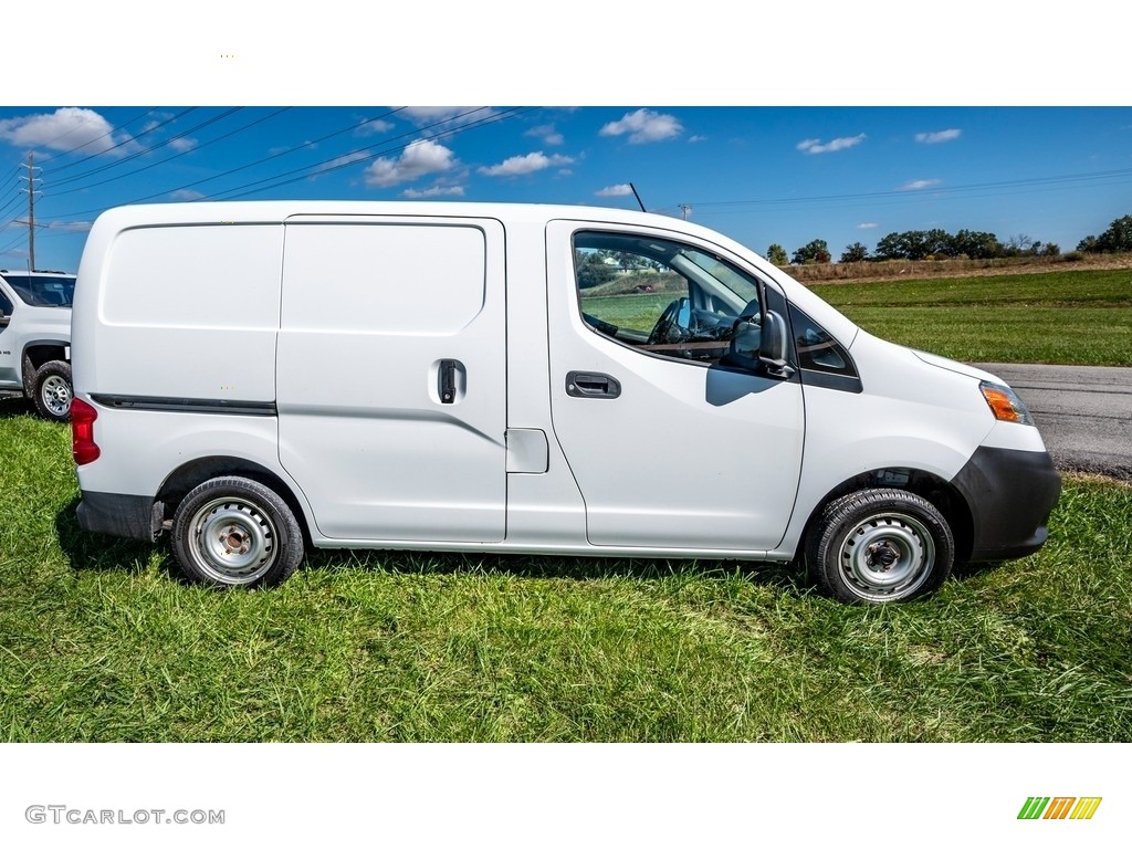 2017 NV200 SV - Fresh Powder / Gray photo #3